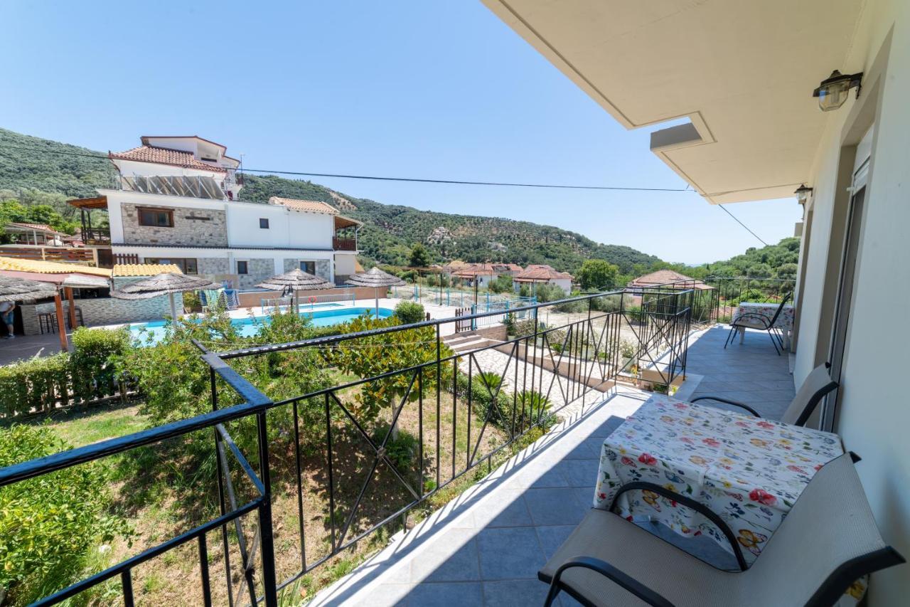 Lambrini Studios Parga Esterno foto